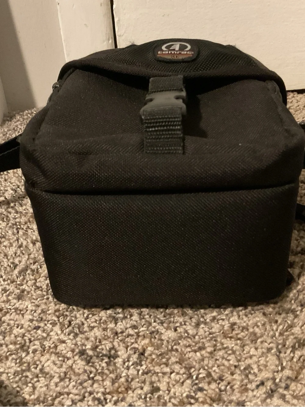 Tamrac Black Messenger Camera Bag for Men